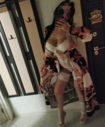 Изысканная красотка ждет настоящего мужчину для ярких встреч в уютной обстановке. Готова исполнить все твои эротические фантазии! 7515, 31 год